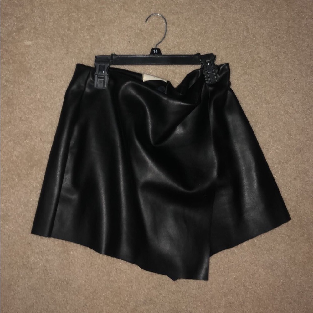 Vestique Asymmetrical skirt